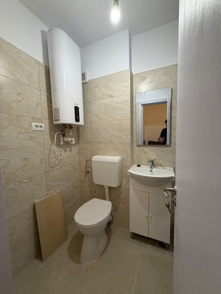 Dristor- 5 minute metrou, langa mall Park Lake