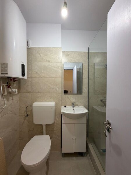 Dristor- 5 minute metrou, langa mall Park Lake