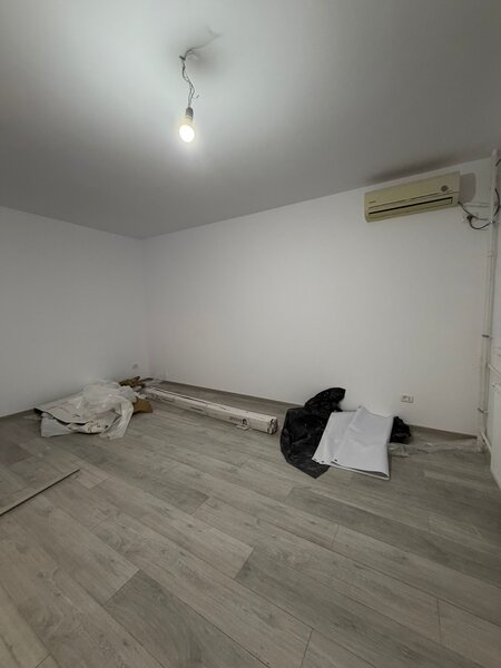 Dristor- 5 minute metrou, langa mall Park Lake